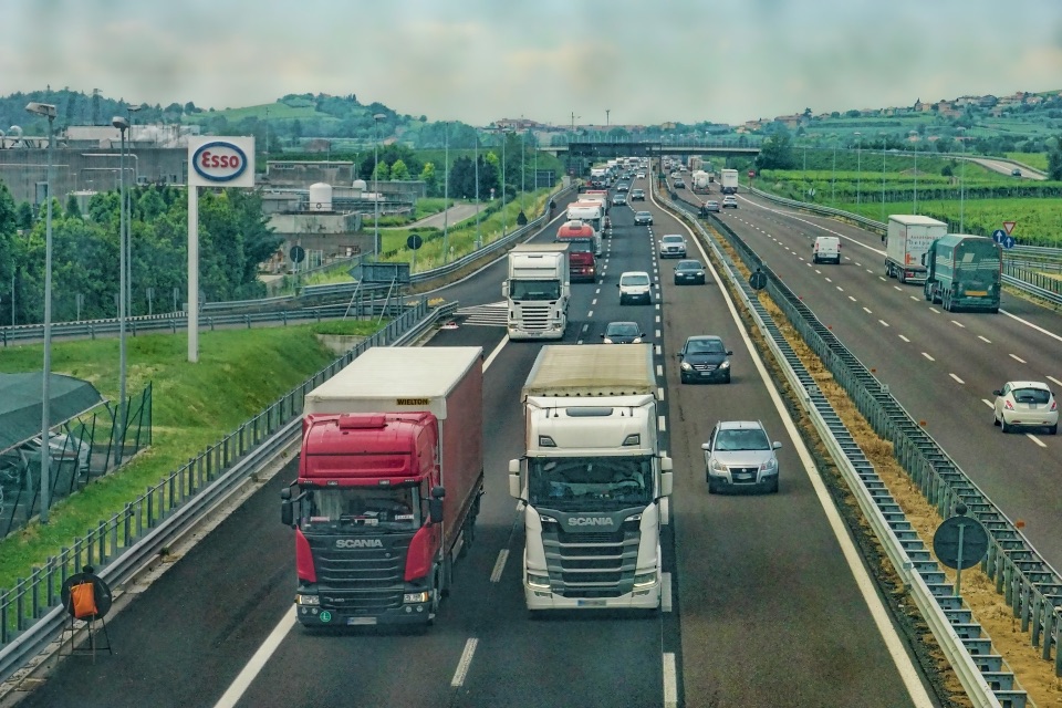 Der
      Straßenverkehr trägt in Österreich rund <sb-unit>28,26 %</sb-unit>
      zum Klimawandel bei.